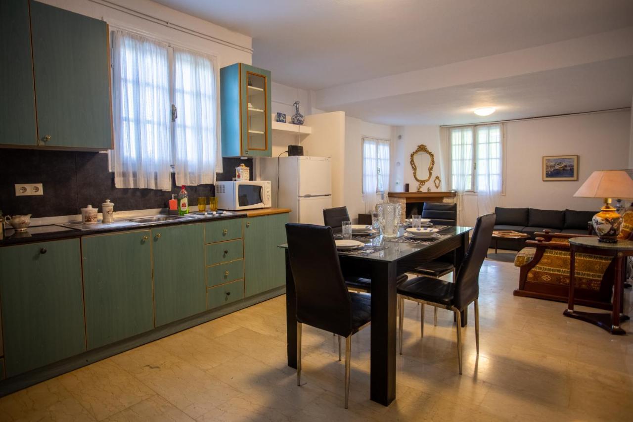 Traditional Villa Appartment With Garden, Also For Gatherings ,15 Minutes From Thessaloniki Airport Eksteriør billede