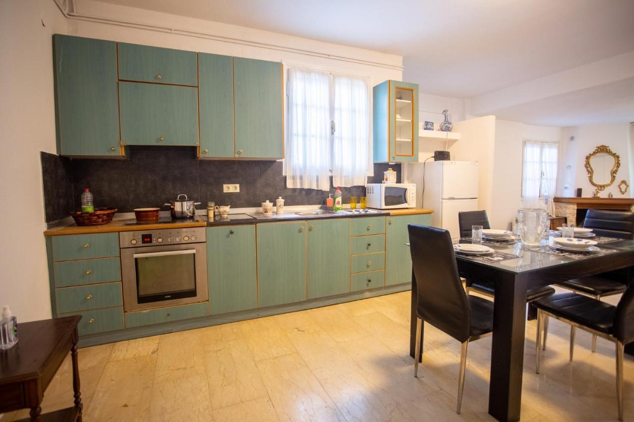 Traditional Villa Appartment With Garden, Also For Gatherings ,15 Minutes From Thessaloniki Airport Eksteriør billede